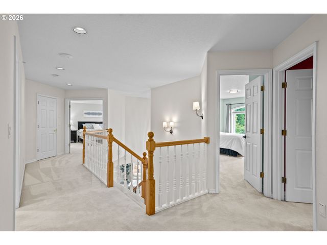 9534 Nw ENGLEMAN St, Portland, OR 97229