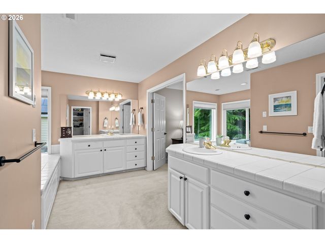9534 Nw ENGLEMAN St, Portland, OR 97229
