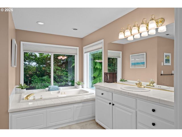 9534 Nw ENGLEMAN St, Portland, OR 97229