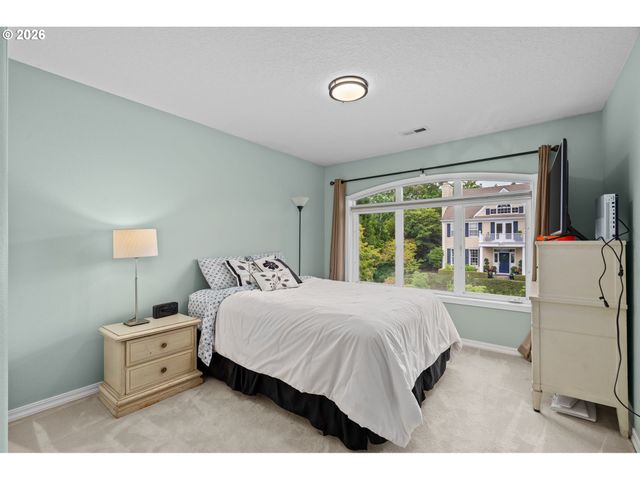9534 Nw ENGLEMAN St, Portland, OR 97229