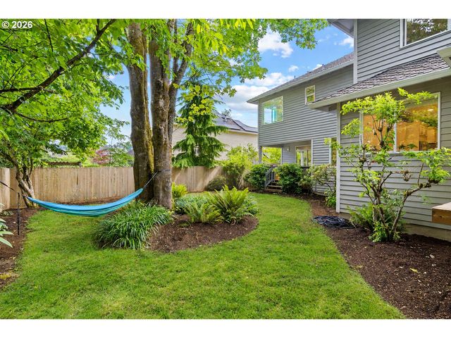 9534 Nw ENGLEMAN St, Portland, OR 97229