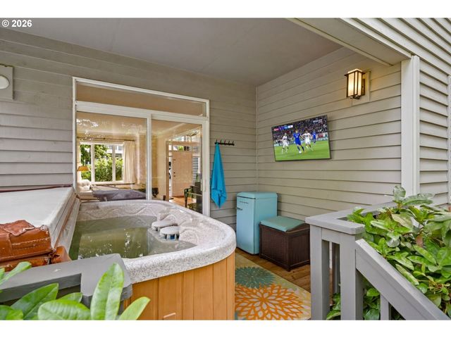 9534 Nw ENGLEMAN St, Portland, OR 97229