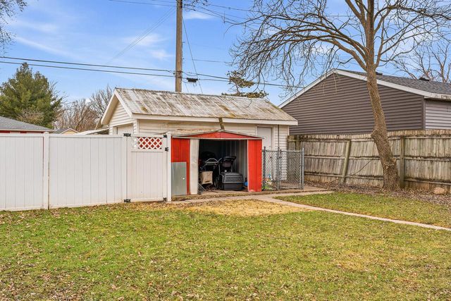 222 Lincoln AVENUE N, West Salem, WI 54669