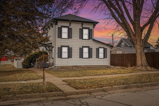 222 Lincoln AVENUE N, West Salem, WI 54669