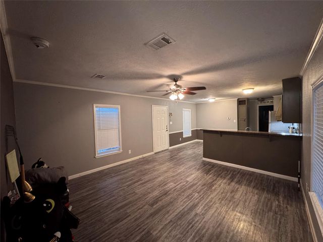 1938 Garden Road 136, Pearland, TX 77581