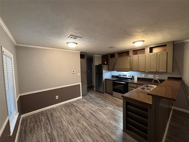 1938 Garden Road 136, Pearland, TX 77581