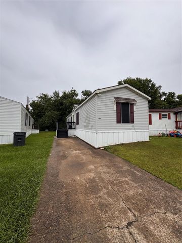 1938 Garden Road 136, Pearland, TX 77581