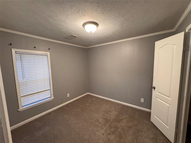 1938 Garden Road 136, Pearland, TX 77581