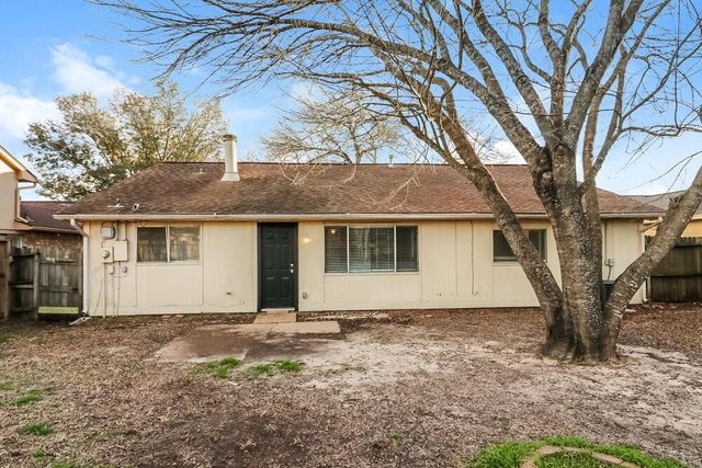 15826 Beechnut Street, Houston, TX 77083
