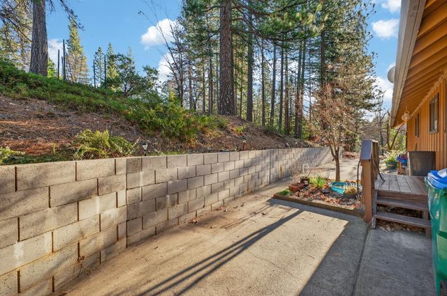 6410 Log Cabin Ln, Placerville, CA 95667