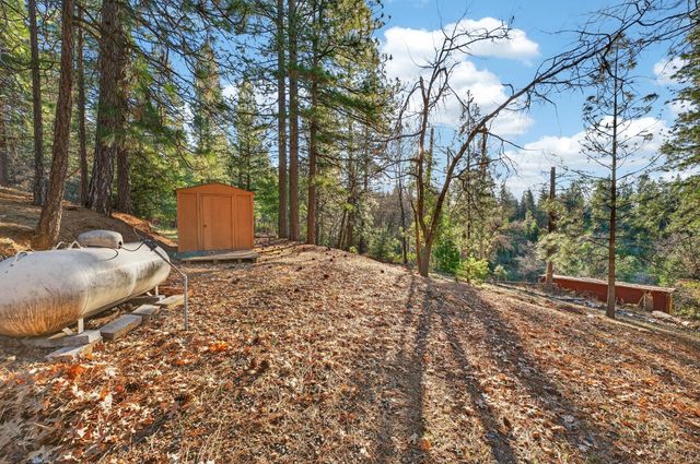 6410 Log Cabin Ln, Placerville, CA 95667
