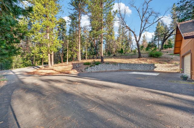 6410 Log Cabin Ln, Placerville, CA 95667