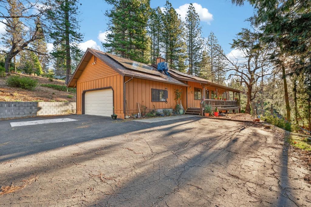 6410 Log Cabin Ln, Placerville, CA 95667
