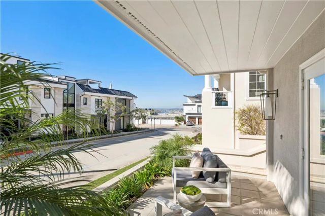 2520 Seaview Avenue, Corona Del Mar, CA 92625