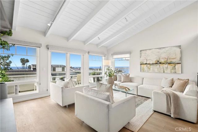 2520 Seaview Avenue, Corona Del Mar, CA 92625