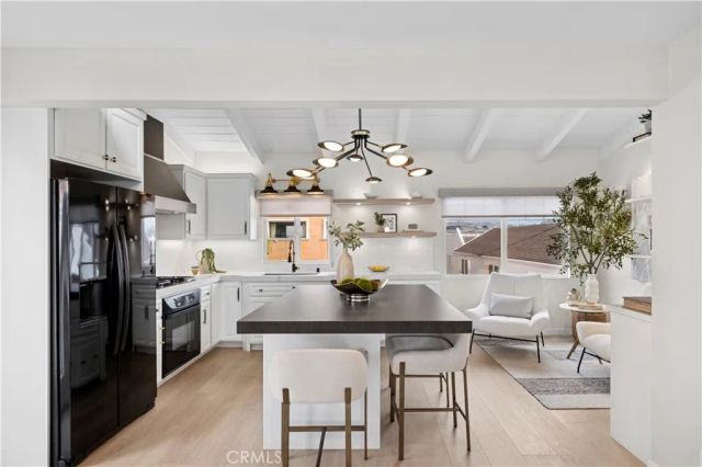 2520 Seaview Avenue, Corona Del Mar, CA 92625