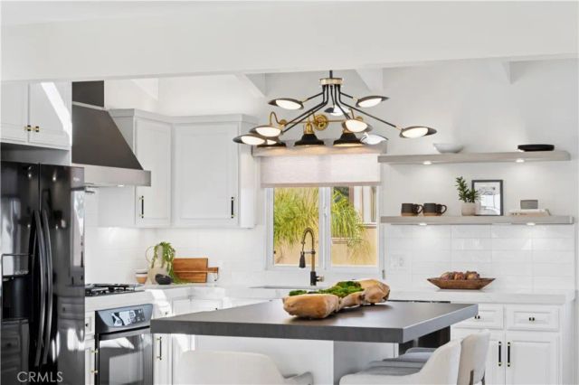 2520 Seaview Avenue, Corona Del Mar, CA 92625