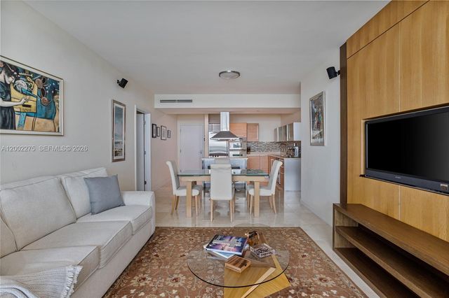 218 SE 14th St 2105, Miami, FL 33131