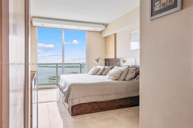 218 SE 14th St 2105, Miami, FL 33131