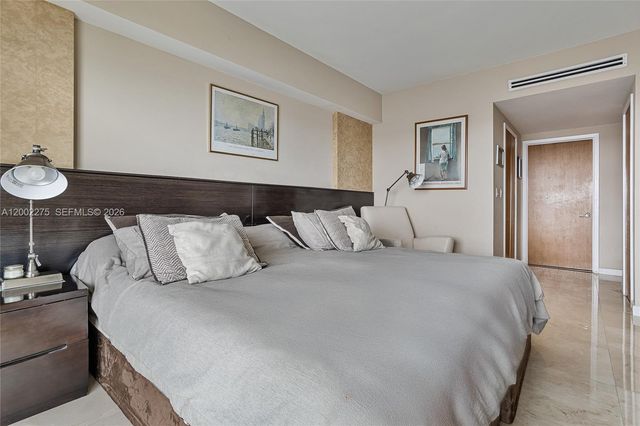 218 SE 14th St 2105, Miami, FL 33131