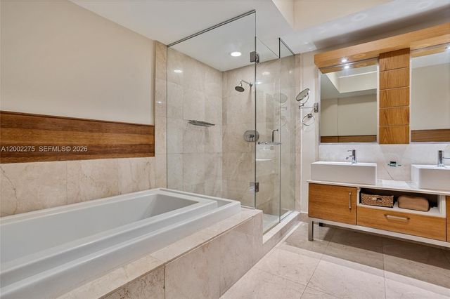 218 SE 14th St 2105, Miami, FL 33131