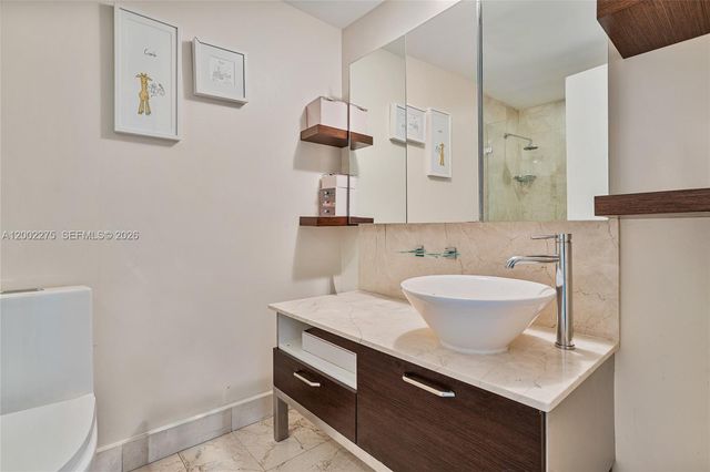 218 SE 14th St 2105, Miami, FL 33131