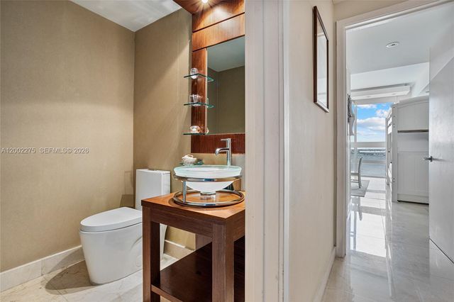 218 SE 14th St 2105, Miami, FL 33131