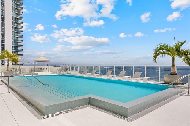 218 SE 14th St 2105, Miami, FL 33131