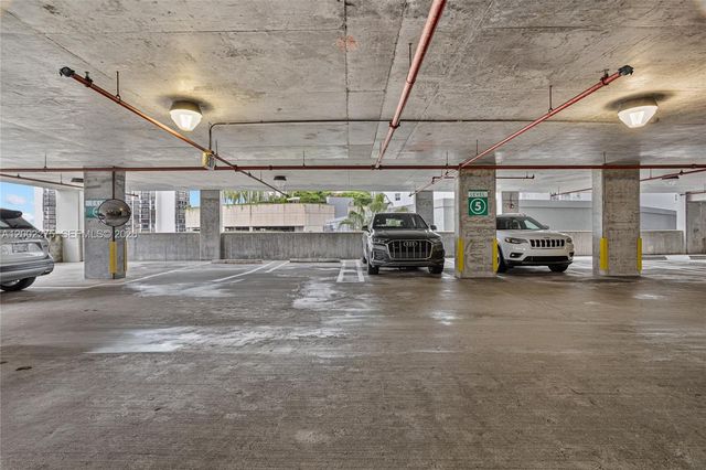 218 SE 14th St 2105, Miami, FL 33131