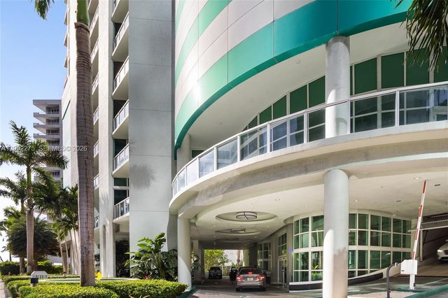 218 SE 14th St 2105, Miami, FL 33131