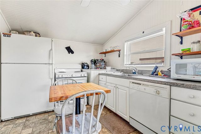 2172 Piping Tree Ferry Rd, Mechanicsville, VA 23111