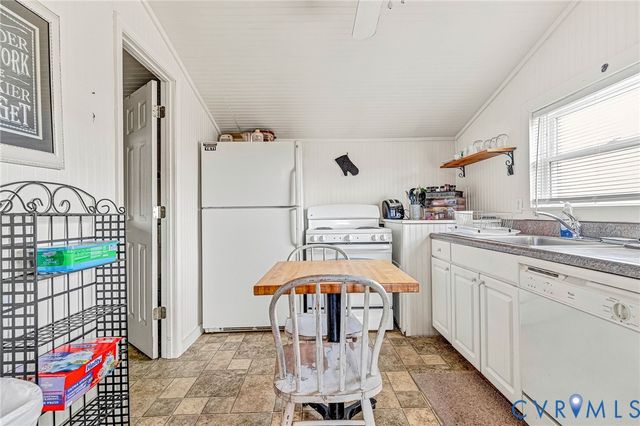 2172 Piping Tree Ferry Rd, Mechanicsville, VA 23111