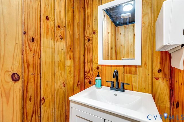 2172 Piping Tree Ferry Rd, Mechanicsville, VA 23111