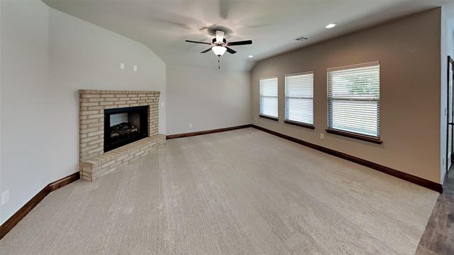10528 NW 41st Street, Yukon, OK 73099