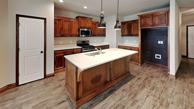 10528 NW 41st Street, Yukon, OK 73099