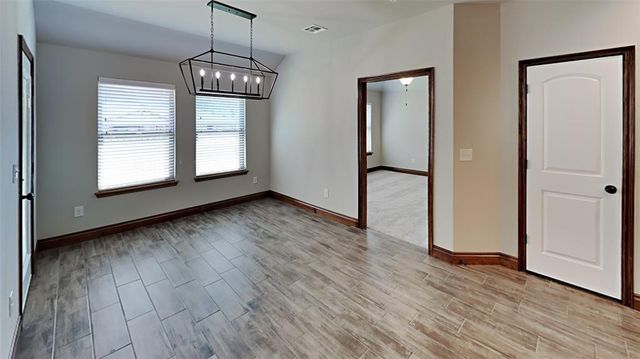 10528 NW 41st Street, Yukon, OK 73099