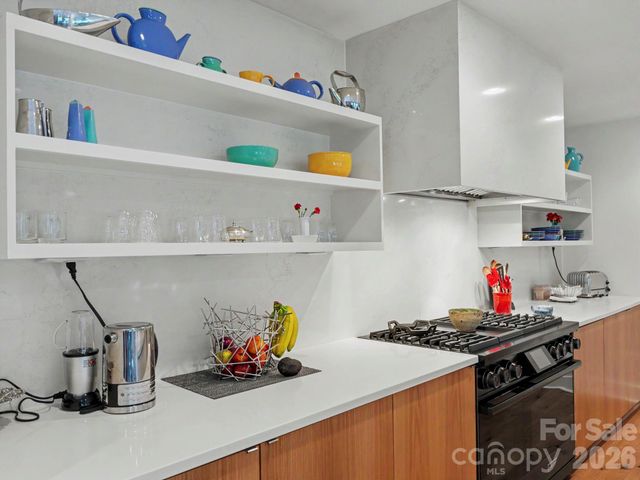 811 Lansdowne Road, Charlotte, NC 28270