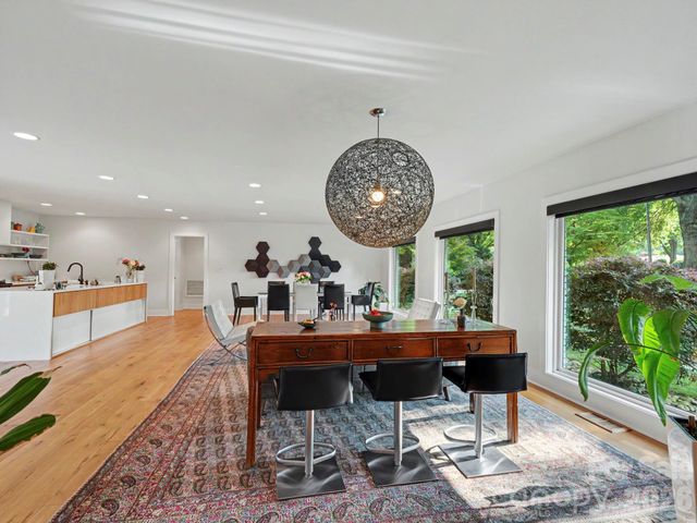 811 Lansdowne Road, Charlotte, NC 28270