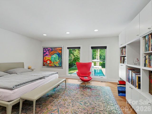 811 Lansdowne Road, Charlotte, NC 28270