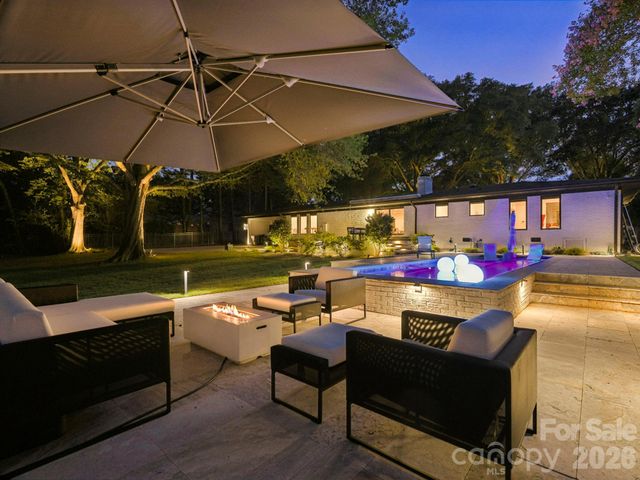 811 Lansdowne Road, Charlotte, NC 28270