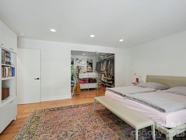 811 Lansdowne Road, Charlotte, NC 28270