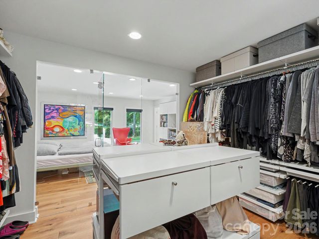 811 Lansdowne Road, Charlotte, NC 28270