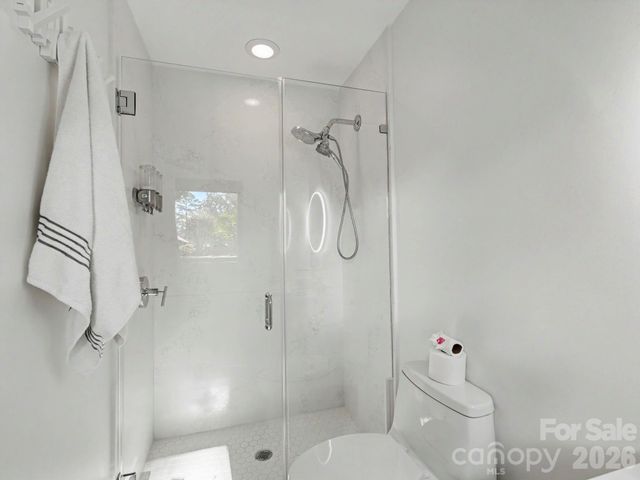 811 Lansdowne Road, Charlotte, NC 28270