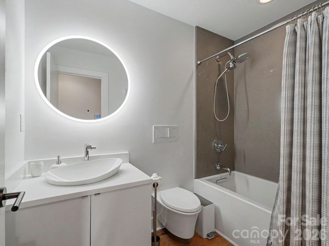 811 Lansdowne Road, Charlotte, NC 28270