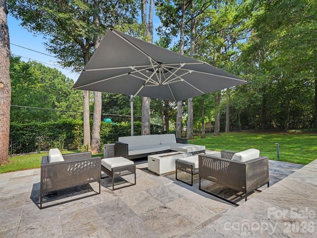 811 Lansdowne Road, Charlotte, NC 28270