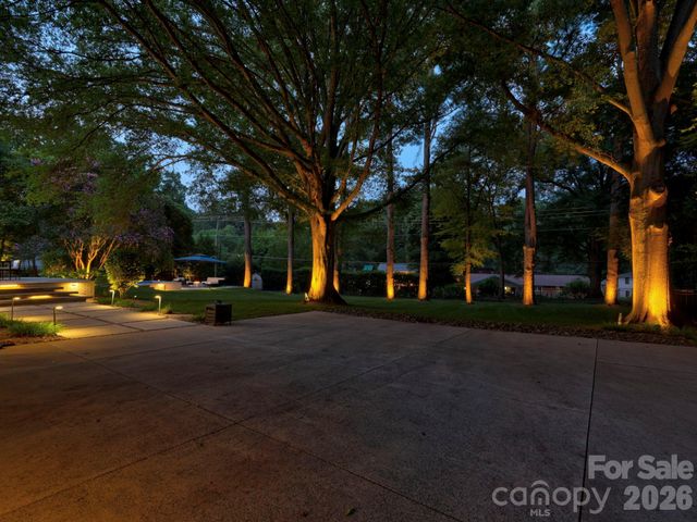 811 Lansdowne Road, Charlotte, NC 28270