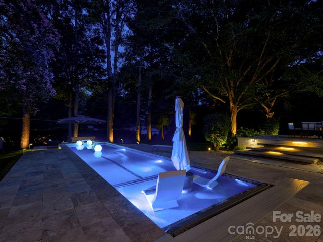 811 Lansdowne Road, Charlotte, NC 28270