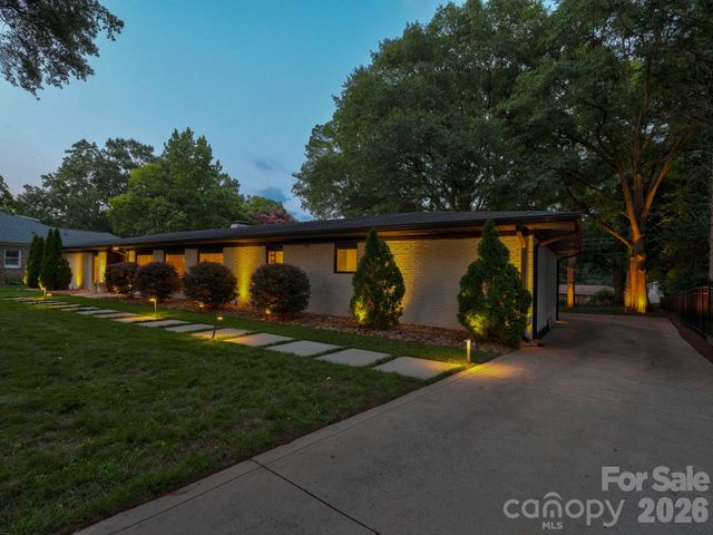 811 Lansdowne Road, Charlotte, NC 28270