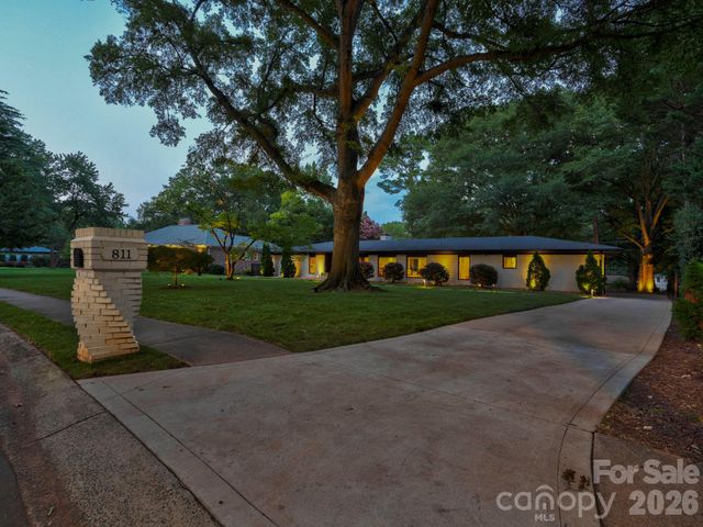 811 Lansdowne Road, Charlotte, NC 28270
