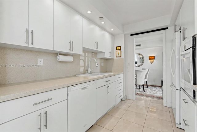 2000 Towerside Ter PH11, Miami, FL 33138